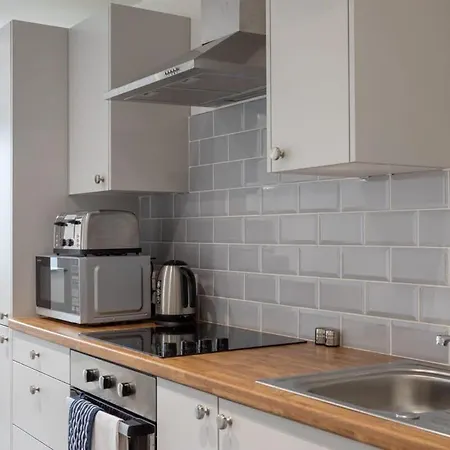 Bright 1br In Hunslet Near Centre * Leeds (West Yorkshire)
